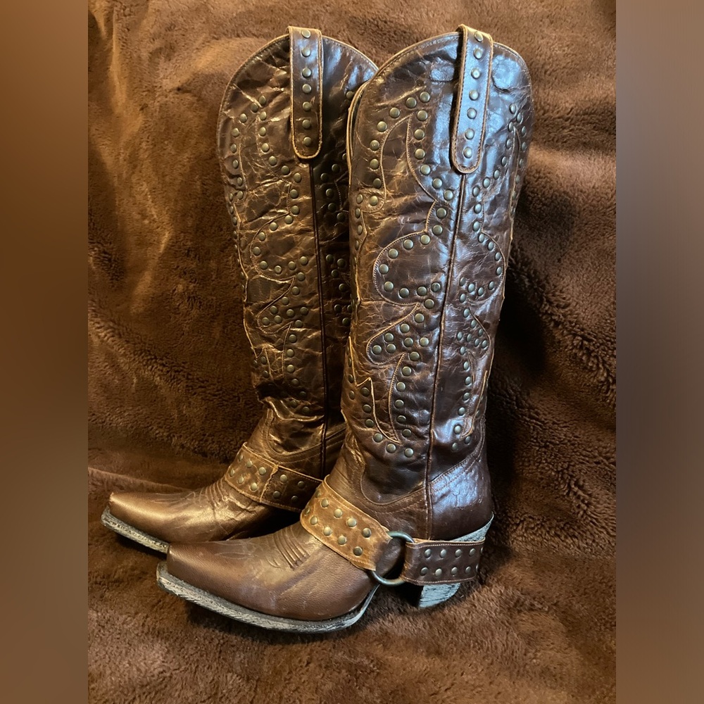 Lane Women’s Stud Rocker Boots, distressed brown